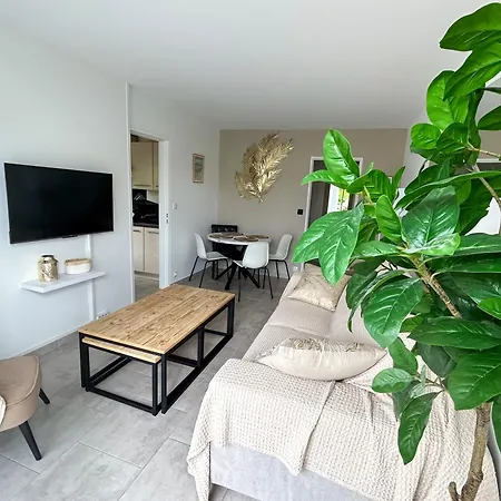 아파트 Cocon Avec Terrasse En Rdc Proche 꺄부흐